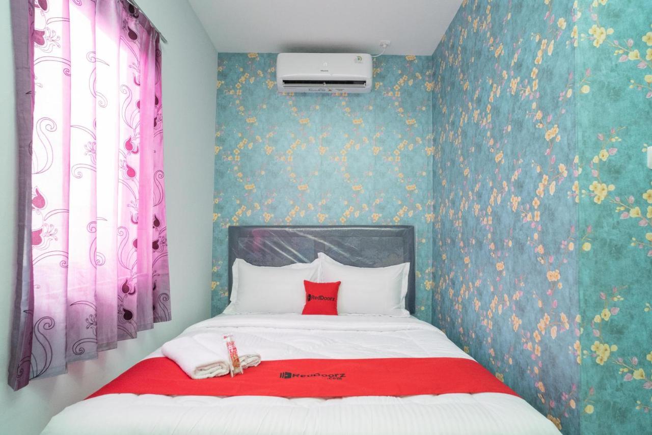 Reddoorz Plus Near Itc Cempaka Mas 2 Cakarta Dış mekan fotoğraf