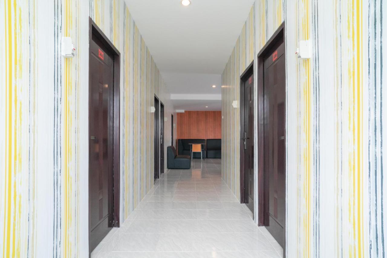 Reddoorz Plus Near Itc Cempaka Mas 2 Cakarta Dış mekan fotoğraf