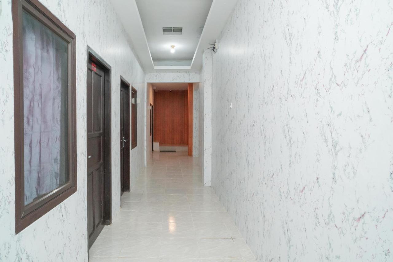 Reddoorz Plus Near Itc Cempaka Mas 2 Cakarta Dış mekan fotoğraf