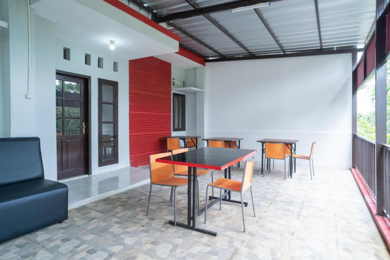 Reddoorz Plus Near Itc Cempaka Mas 2 Cakarta Dış mekan fotoğraf