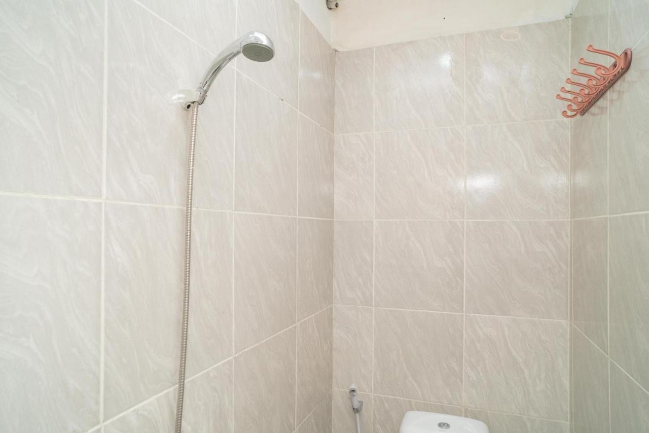 Reddoorz Plus Near Itc Cempaka Mas 2 Cakarta Dış mekan fotoğraf