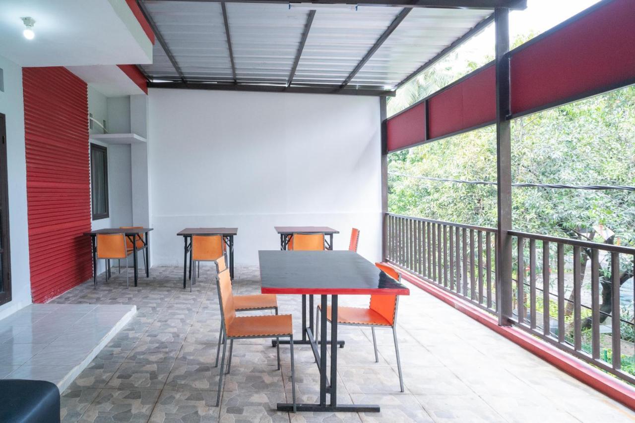 Reddoorz Plus Near Itc Cempaka Mas 2 Cakarta Dış mekan fotoğraf