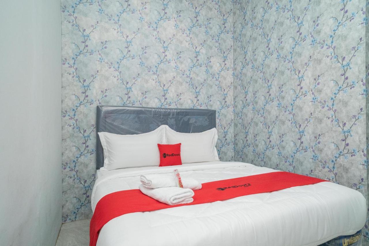 Reddoorz Plus Near Itc Cempaka Mas 2 Cakarta Dış mekan fotoğraf